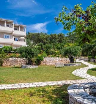 Krouzeri Hotel
